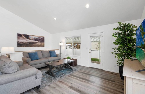 Layton House | Layton Escape Near Air Force Base & Snowbasin