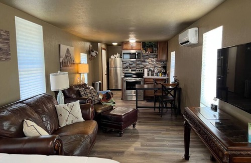 Medicine Park House | Lazy Bear Cobblestone - Pet friendly w/pet fee