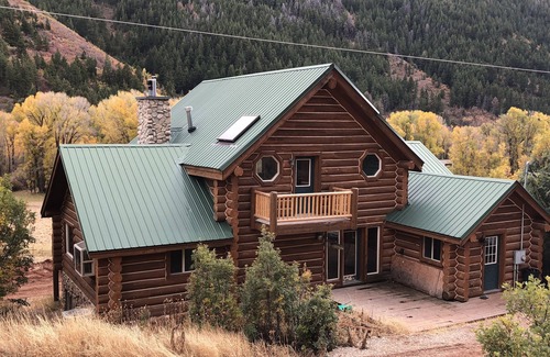 Summit County Cabin | Lazy Bear Hideaway -Your Spacious Mountain Retreat! Sleeps 30