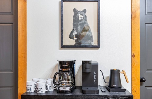 Branson West Cabin | Lazy Bear Lodge II -NEWLY updated and Pet Friendly