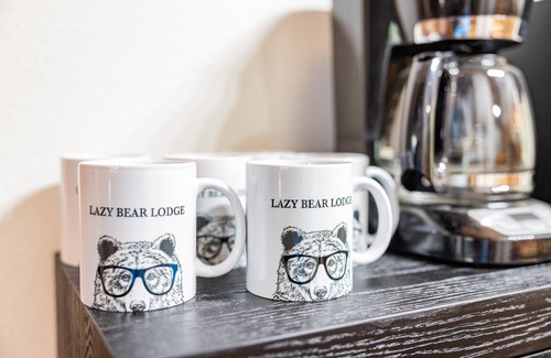 Branson West Cabin | Lazy Bear Lodge II -NEWLY updated and Pet Friendly