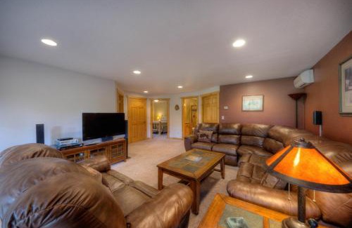 Deadwood House | Lazy Bear Lodge