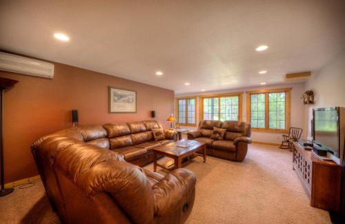 Deadwood House | Lazy Bear Lodge
