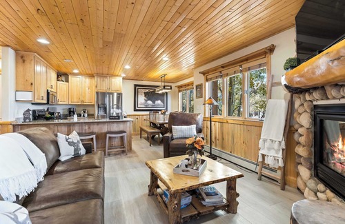 Park City House | Lazy Bear Log Cabin Canyons Park