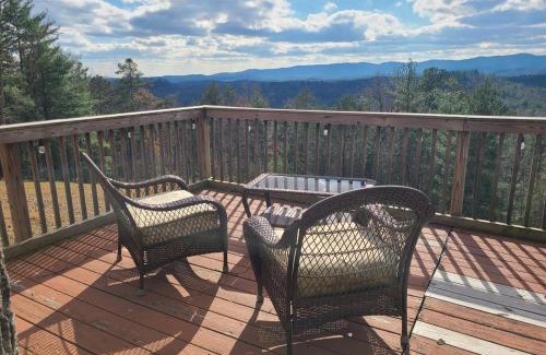 Talking Rock House | Lazy Bear Outlook