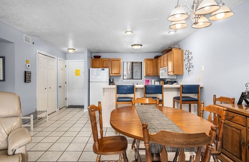 Osage Beach Condo | Lazy D-08 Fantastic 2 bedroom 2 bath waterfront condo at Lazy Days complex!
