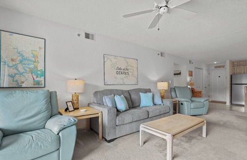Osage Beach Condo | Lazy Days E-08 - Cozy Waterfront Condo in Osage Beach