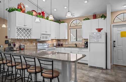 Osage Beach Condo | Lazy Days H-09 - Spacious Waterfront Condo!