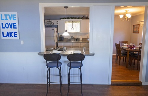 Granbury House | Lazy Days Lakefront Retreat Lake Granbury, full home, yard, dock-lift, parking