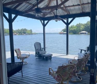 Berryville House | Lazy Days Lakehouse