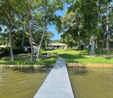 Berryville House | Lazy Days Lakehouse