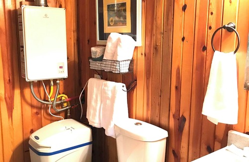 Monticello Cottage | Lazy Daze Cottage with Great Lake Freeman views in Monticello, IN.