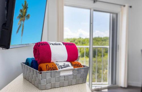 Tavernier House | Lazy Daze Double King Suite Ocean Pointe 2310