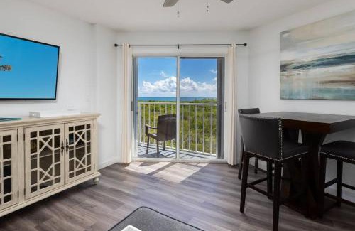 Tavernier House | Lazy Daze Double King Suite Ocean Pointe 2310
