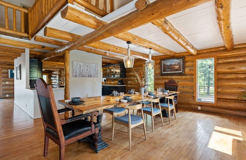 Spearfish House | Lazy Elk Lodge, Gorgeous Updated Cabin just outside of Spearfish