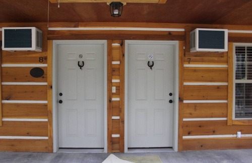 Joppa Cabin | Lazy G Cabin #6 (Duplex)
