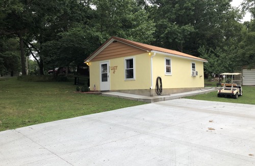 Warsaw Cabin | Lazy H Cabin Rental located in a friendly little community