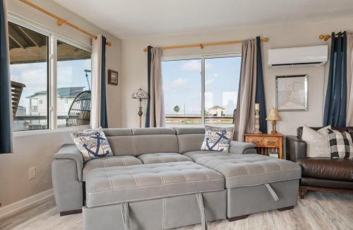 Galveston House | Lazy Lagoon home