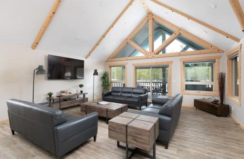 Valemount House | Lazy Moose