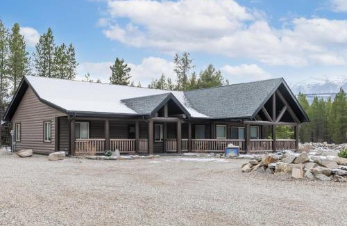 Valemount House | Lazy Moose