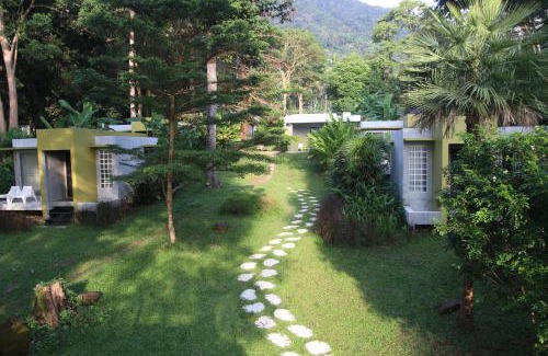 Bai Lan Resort | Lazy Republique