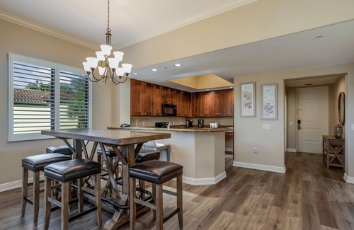 Naples Cottage | Lazy River, 4 Pools, 5th Ave Resort, Your Personal Oasis, Walk to 5th Ave shops