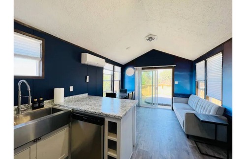 Drumright Cabin | Lazy Spring Farm Star Gazing Hot Tub