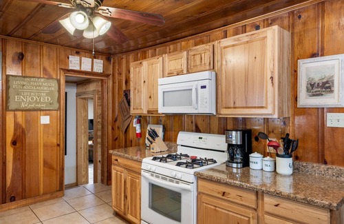 Greer Cabin | Lazy Trout Big 10 Lodge