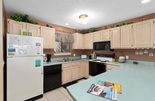 Osage Beach Condo | Lazy V-08 Updated 3 Bedroom 2.5 Bath Waterfront Condo!