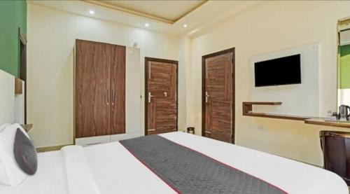 Sector 39 House | Lb residency luxury rooms