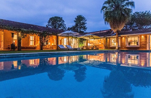Penedo House | LB - SE02 House in Penedo 12 Rooms Vacation Rental