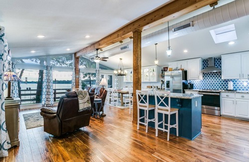 Granite Shoals House | LBJ Lakefront-Private dock, cove, great sunsets! Discount for monthly stays.