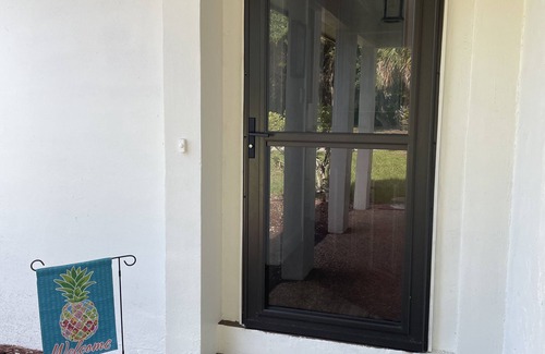 Longboat Key House | LBK Home! Steps from the beach! Sleeps 4!