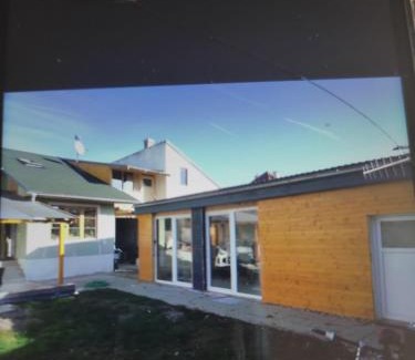 Ruzinov House | lccná samostatná izba v piešťanoch