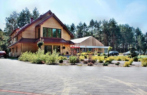 gmina Cieszanow Bed & Breakfast | Leśna Chata