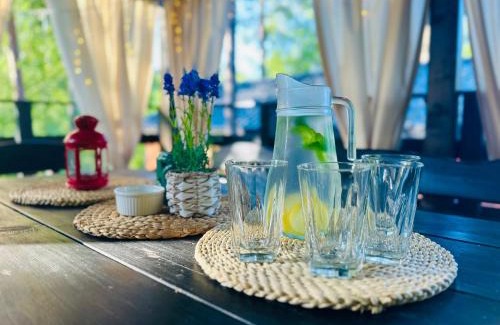 Sikorzyno Apartment | Leśniczówka na Kaszubach - Apartament do 12 osób, balia na wyłączność