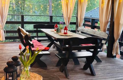 Sikorzyno Apartment | Leśniczówka na Kaszubach - Apartament do 12 osób, balia na wyłączność