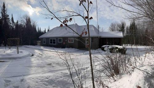 Lac-Swell Apartment | Le 1717 Lakeside cottage