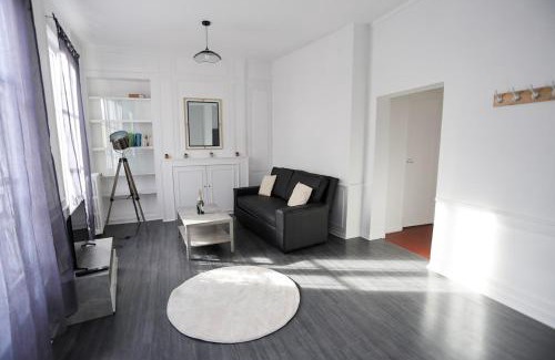 Chalons-en-Champagne Apartment | Le 19- Charmant T2 au Cœur de Châlons-en-Champagne
