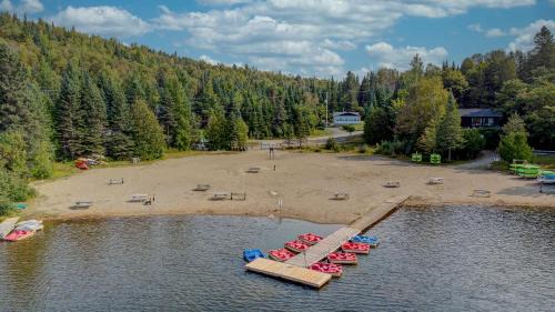Sainte-Lucie-des-Laurentides House | Le Alesund, 5BR avec SPA, PLAGE et embarcations