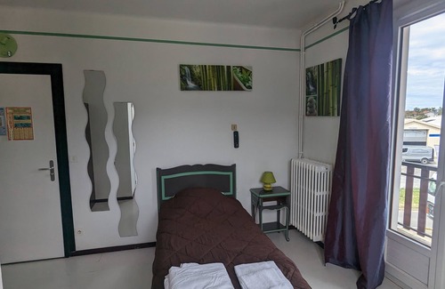 Lully Apartment | Le Balandri - Chambre Indépendante Avec Cabine de Douche
