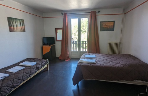 Lully Apartment | Le Balandri - Chambre Triple Indépendante Avec Douche