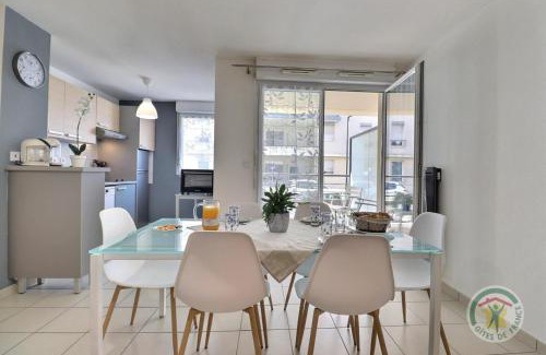 Cesson-Sevigne Apartment | Le balcon de sevigne