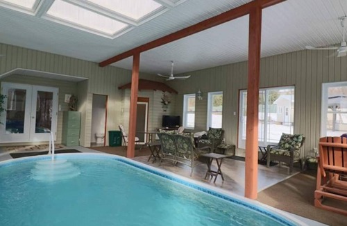 D'Autray Regional County Municipality House | Le Barthélemy. Indoor pool