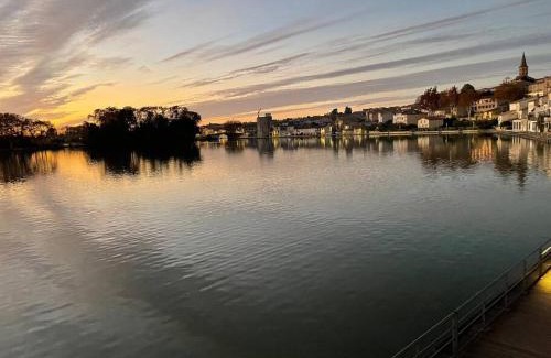 Castelnaudary Apartment | Le bassin - Vue canal du midi avec climatisation et garage