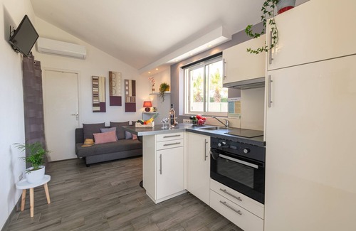 Giens Apartment | Le Bastidon, charming studio with sea view