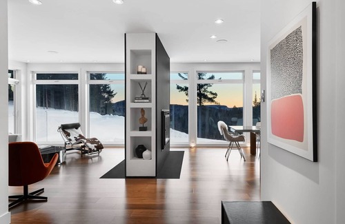 Saint-Jean-de-Matha Villa | LE BAUHAUS I SPA I SAUNA I POOL I WOOD FIREPLACE I LAKE I 6 ACRES