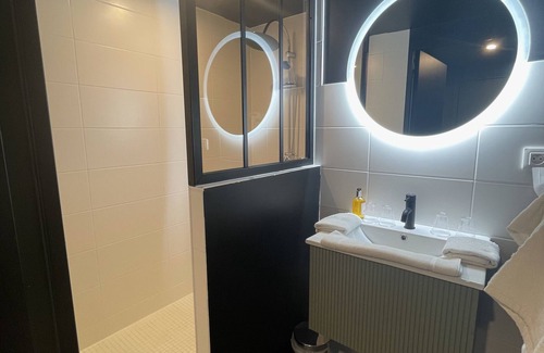 Luc-sur-Mer Hotel | Le Beau Rivage