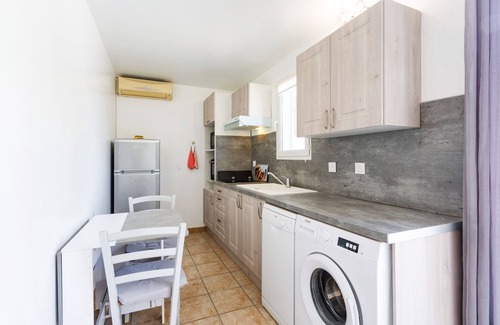 Beaucaire Apartment | Le Beaucaire 4P - Appt 4p climatisé avec piscine