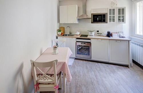 Trieste Old Town Apartment | Le Bicocche di Joyce romantic central apartment with parking nearby